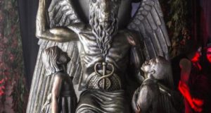 Das satanische Denkmal enthüllt